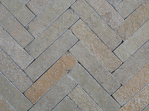 Huxley Antique Natural Limestone Setts - 200 x 50 x 40mm