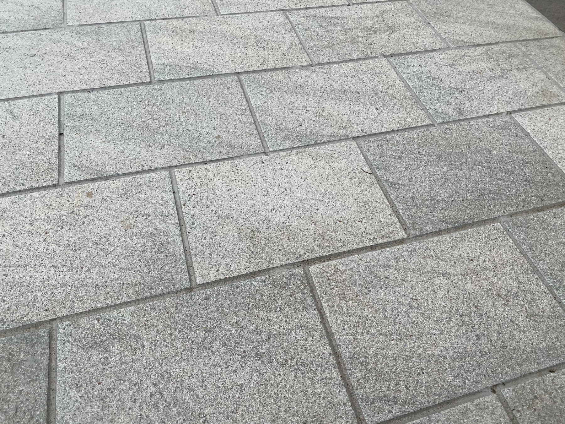 Castille Aran Grey Setts - 300 x 200mm | Family Run Business